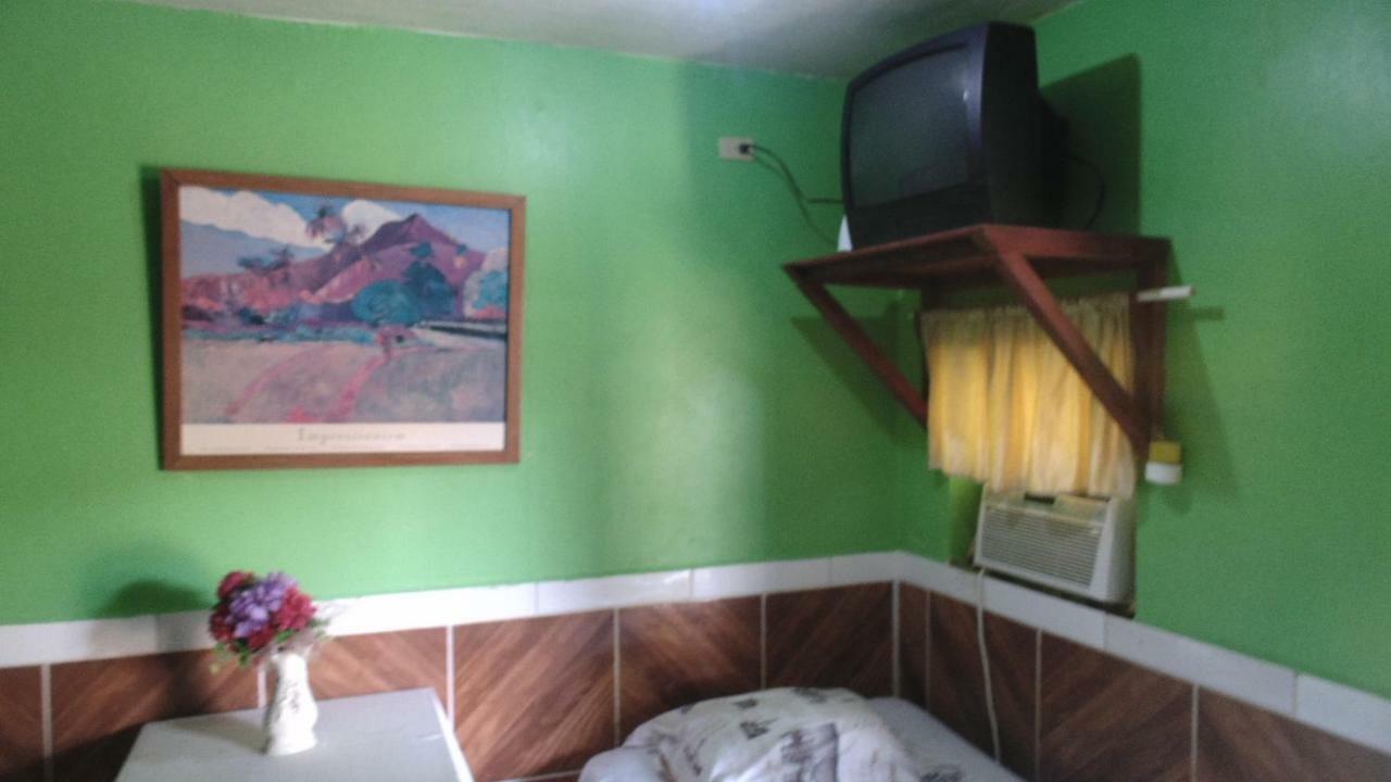 Hotel Economica Coxen Hole Eksteriør bilde